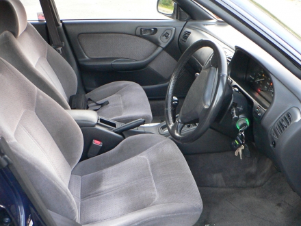 Cómo limpiar los asientos de tela del coche